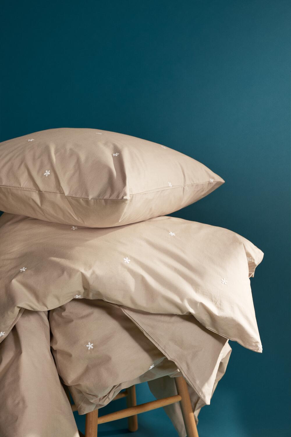 Daisy sengetøj - sand/hvid